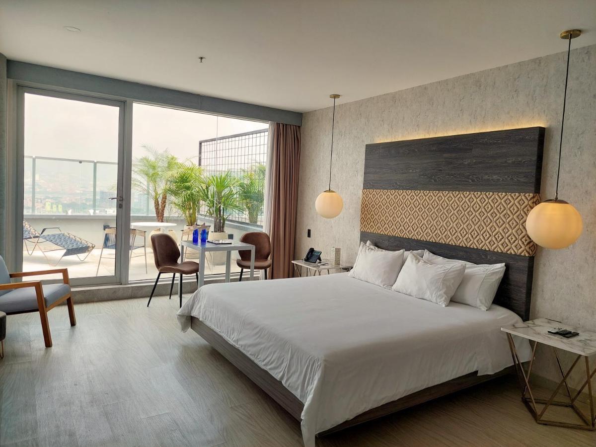 V Grand Hotel, A Member Of Radisson Individuals Medellín Kültér fotó