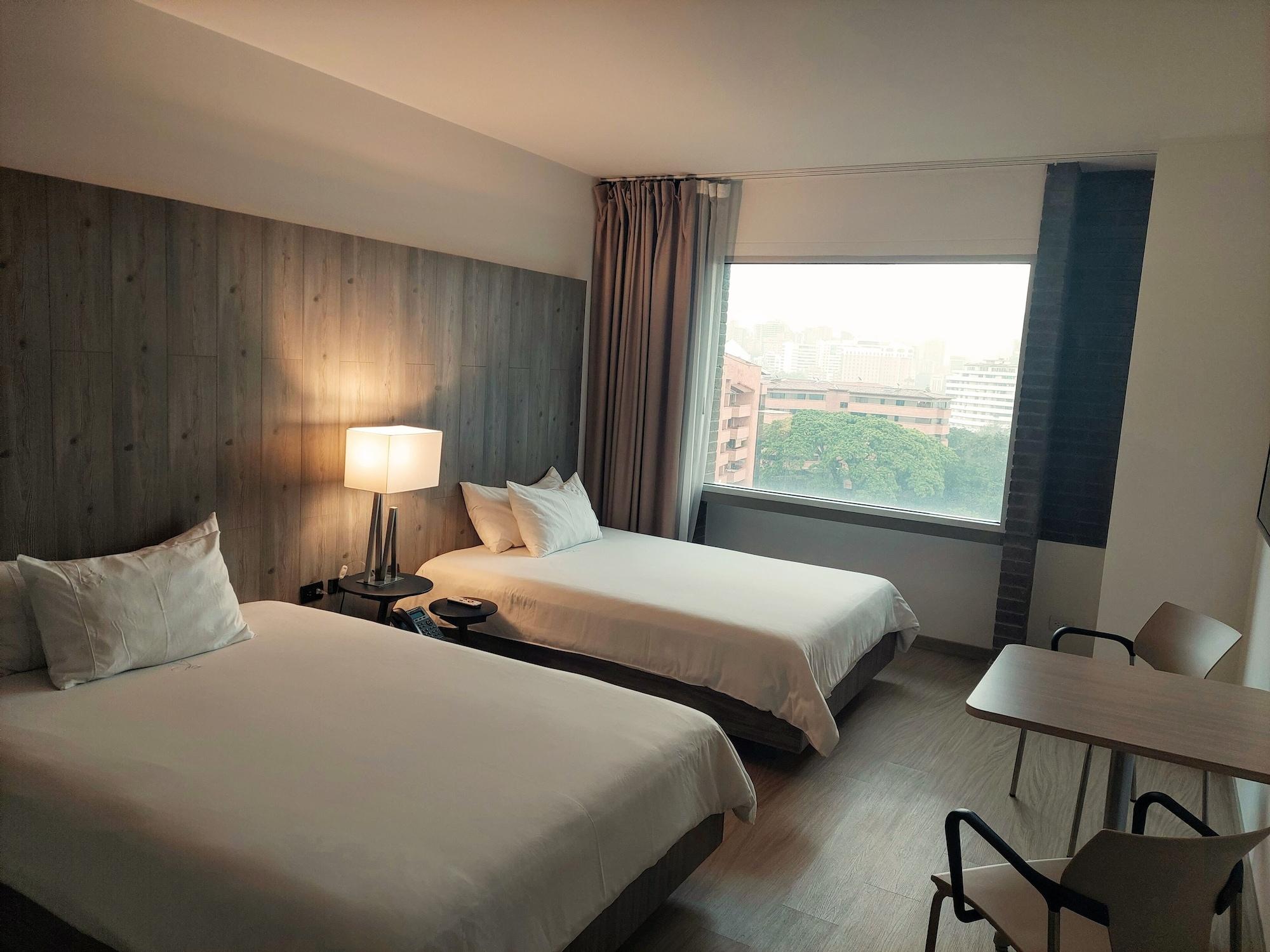V Grand Hotel, A Member Of Radisson Individuals Medellín Kültér fotó